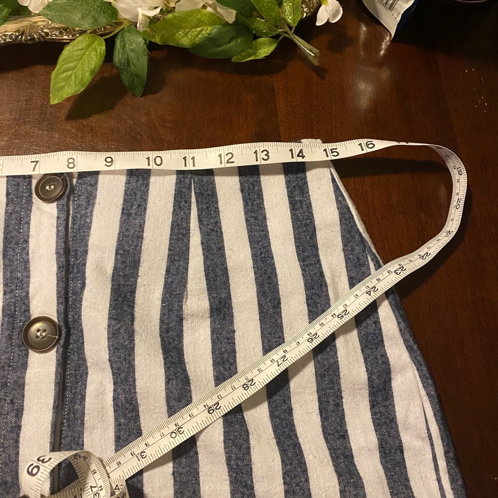 NWOT Button front Skirt - Picture 5 of 6